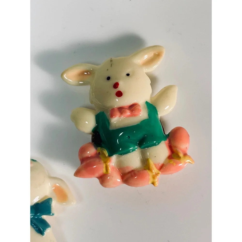 Vintage Easter Bunny Button Covers Kitsch Plastic‎ Holiday Colorful